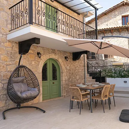 Dervisia Stonehouse 3 *